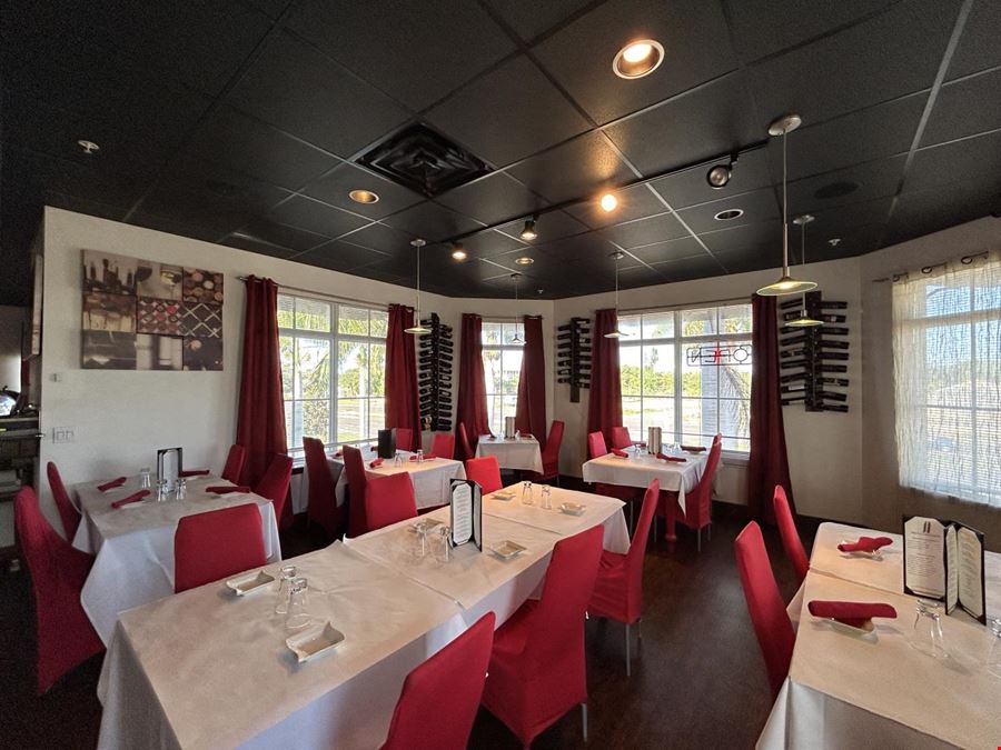 GREAT RESTAURANT LOCATION / FULLY EQUIPPED!