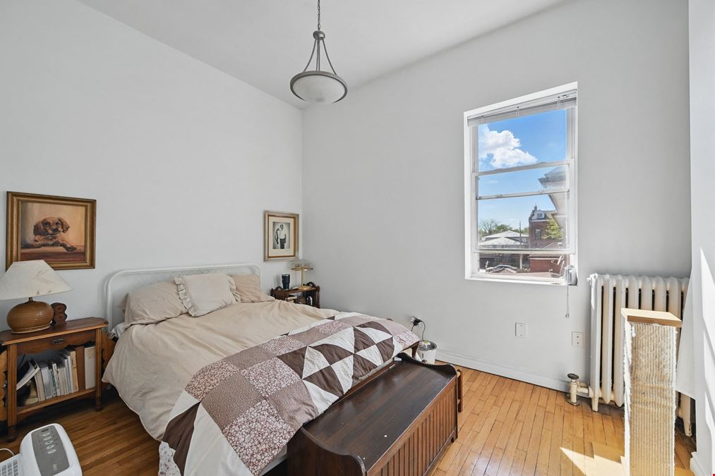 55 Barton Street West