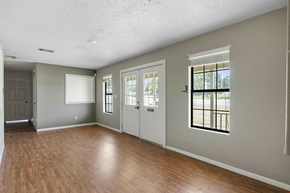 42320 FM 3159 - Building For Lease