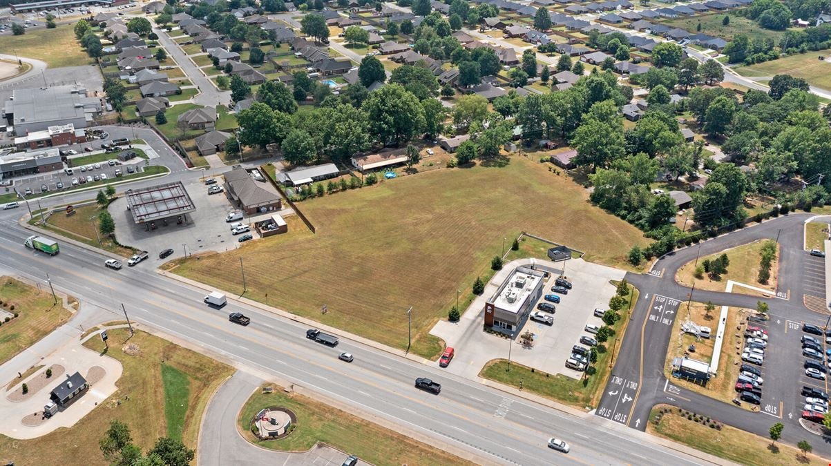 High Visibility Commercial Parcel on Busy W. Main Street!  29K VPD!