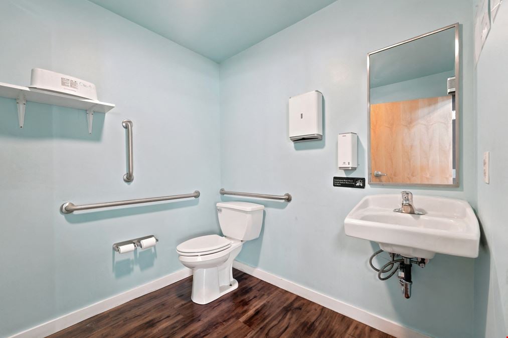 512-18 E Girard Ave