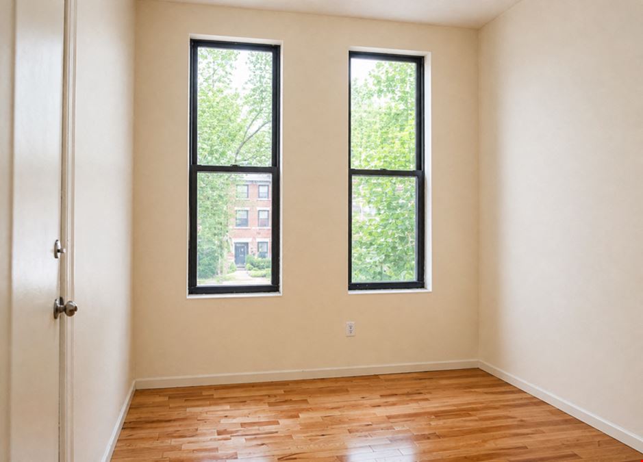 959 Seneca Ave