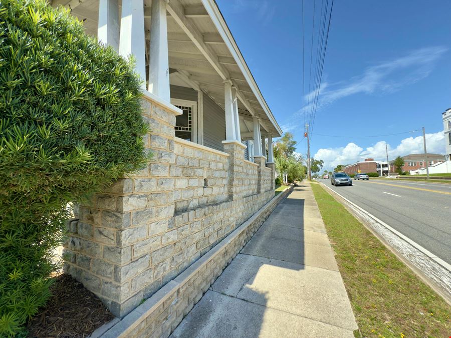 Freestanding Office Building near Downtown Pensacola