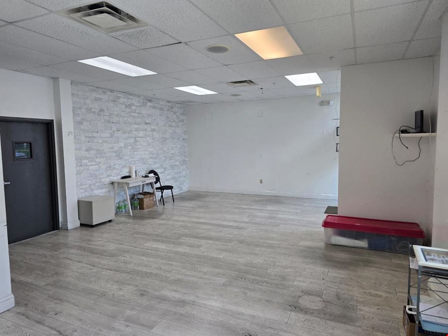 Immediate Occupancy For Lease 2,500SQFT Off/W