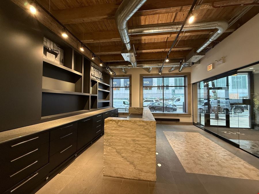 212 West Kinzie Street