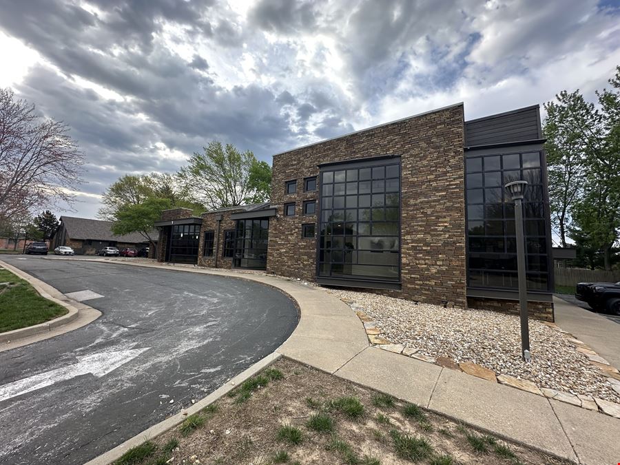 1200 E. Woodhurst Drive - Suite V100