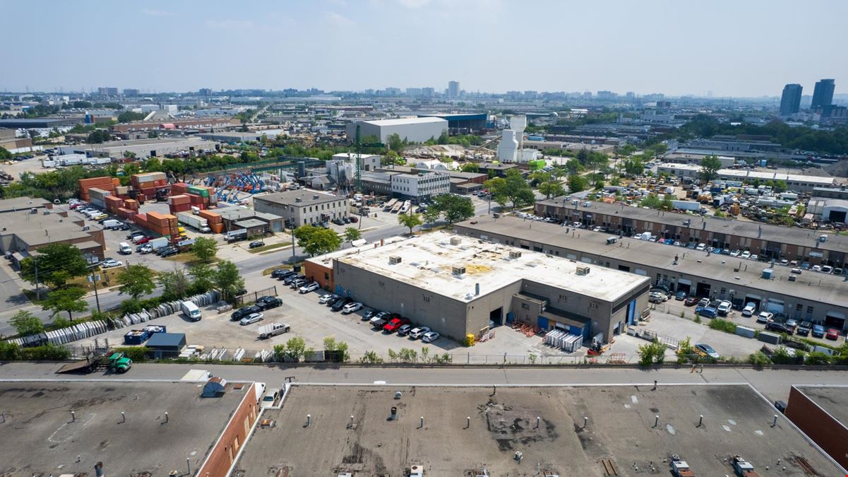 157 Toryork Dr, North York, ON M9L 1X9