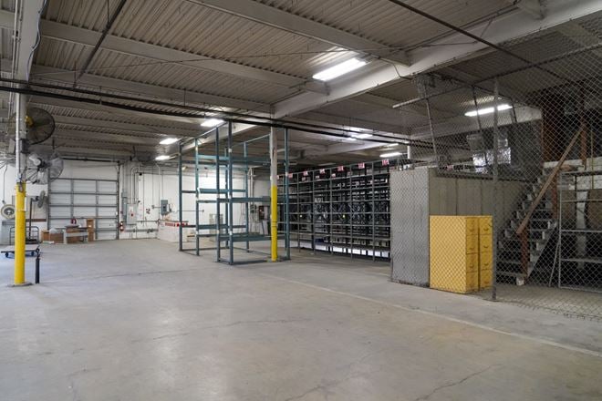Preview of Industrial space for Rent at 2510 Lipan