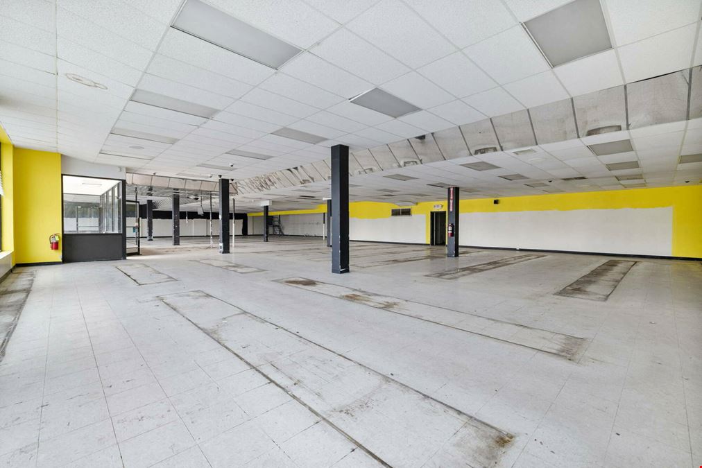 New Castle Freestanding Retail Building For Sale