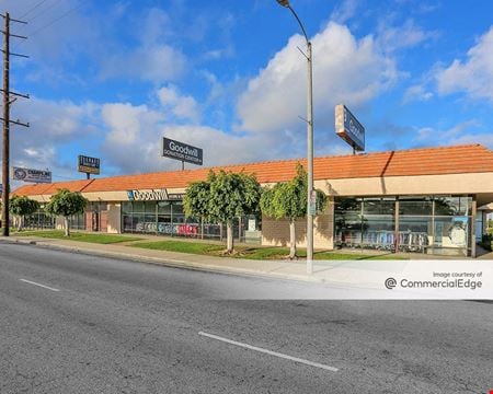 Preview of Retail space for Rent at 521-557 N. Azusa Avenue