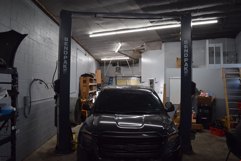 3,030 SF Office/Warehouse with yard