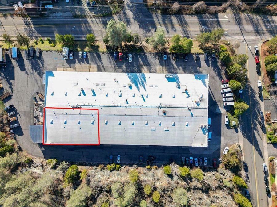 7900 SF High-bay Manufacturing/Warehousing Building w/ Yard