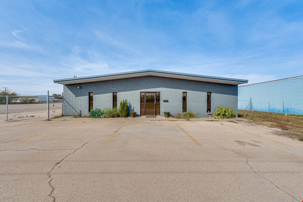 Warehouse/Office Off E Hwy 80