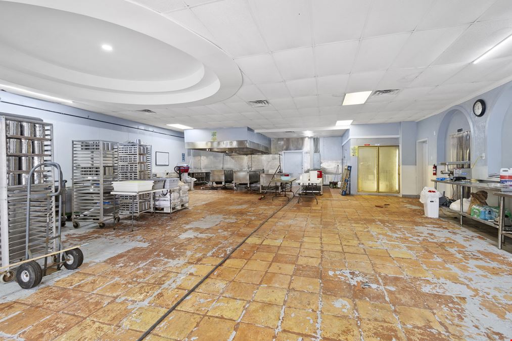 Prime 6,160?SF Retail/Restaurant Property on S Post Oak