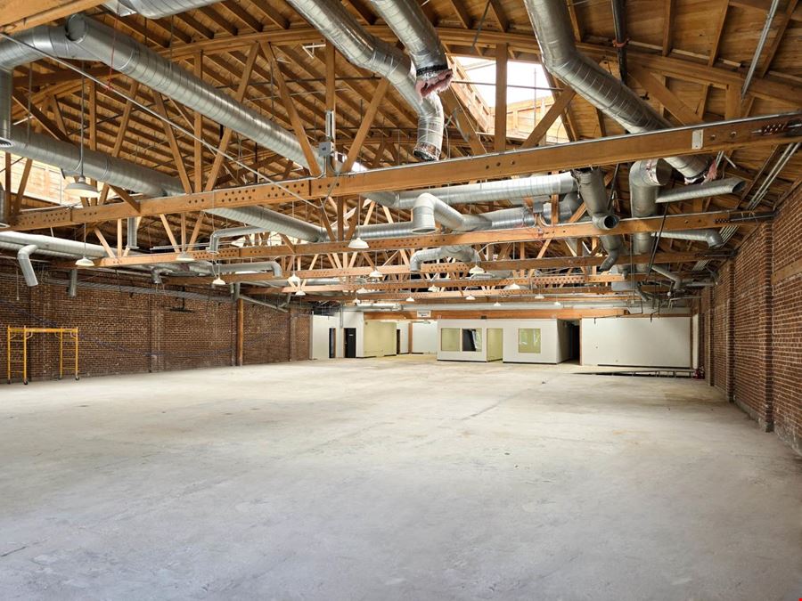 Lindblade Media Center
