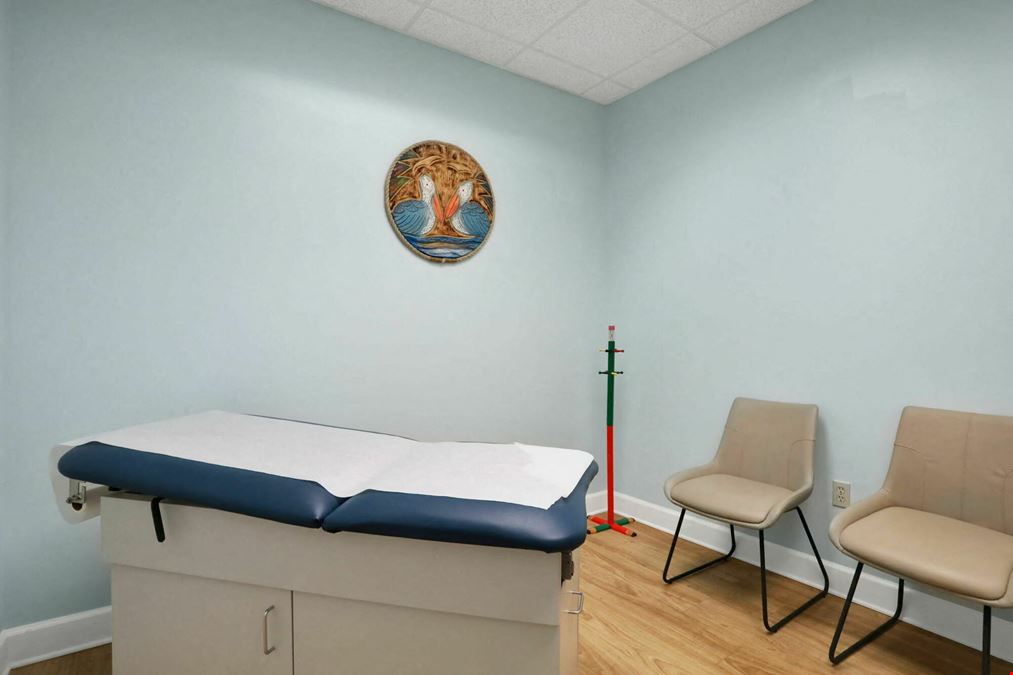SUBLEASE 10365 Hood Rd S Ste 204
