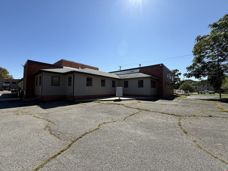 2 N Maple Ave