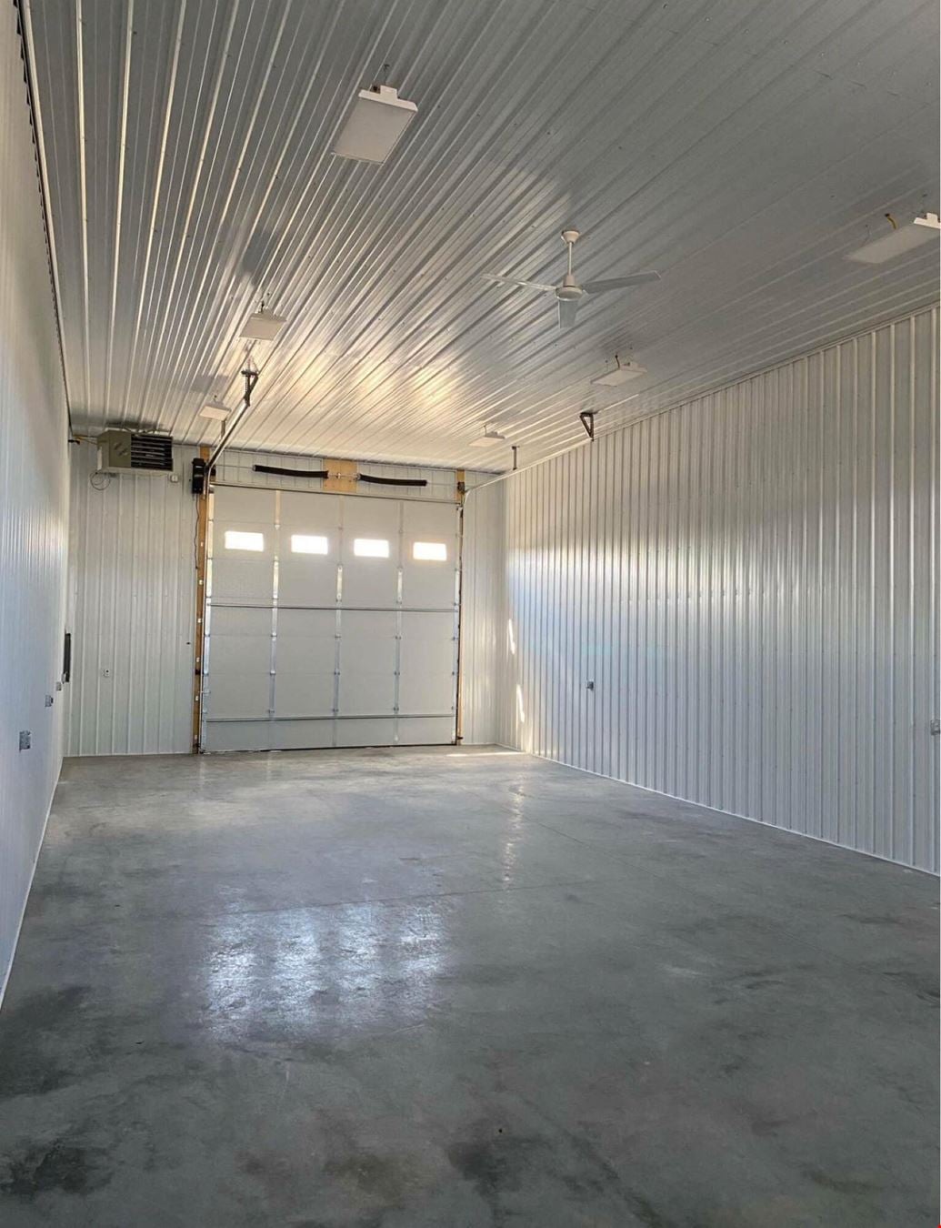 904 E Toy Storage St