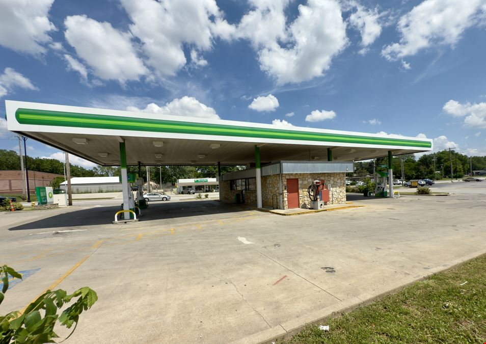 Corner Gas Station with 8 Pumps