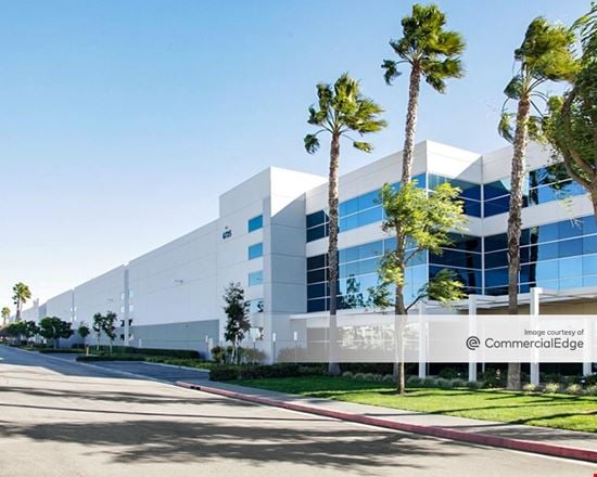 Preview of Industrial space for Rent at 6725 Kimball Avenue