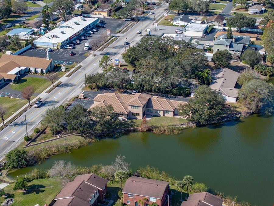 7,000 SF / 1.5 Acres Lakefront Class A Office Building in South Lakeland