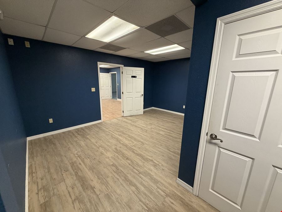 Warehouse Small Bay Available - US Hwy 441 Corridor