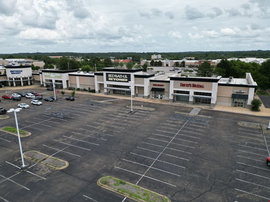 Shops at Barnes Crossing