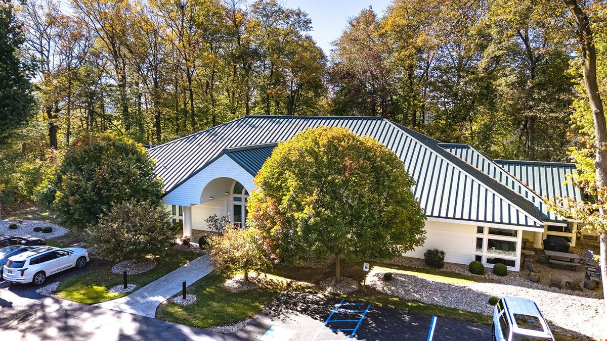 1687 Woodlands Drive