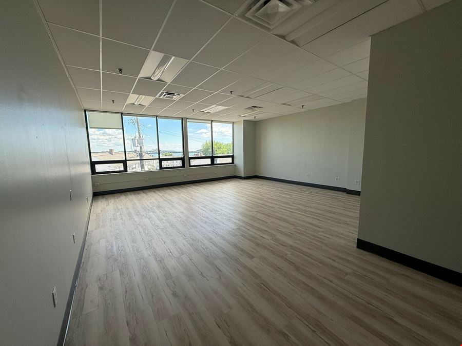 Prime Retail / Office Space