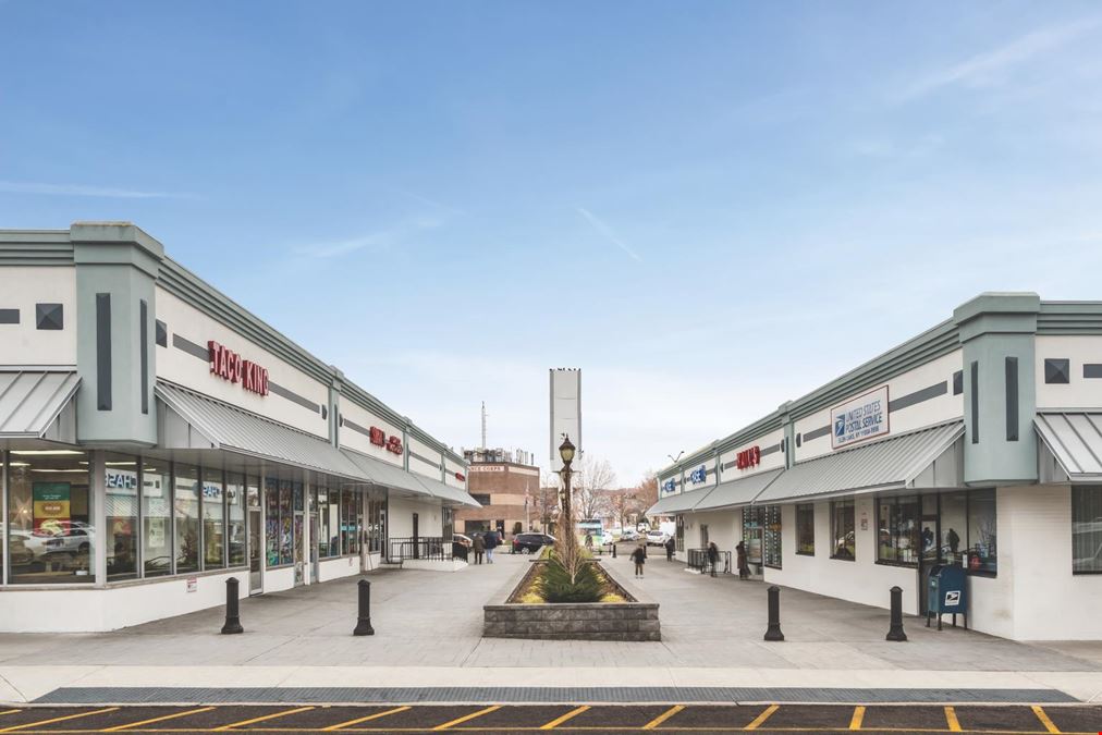 Glen Oaks Shopping Center | 25501-25927 Union Tpke