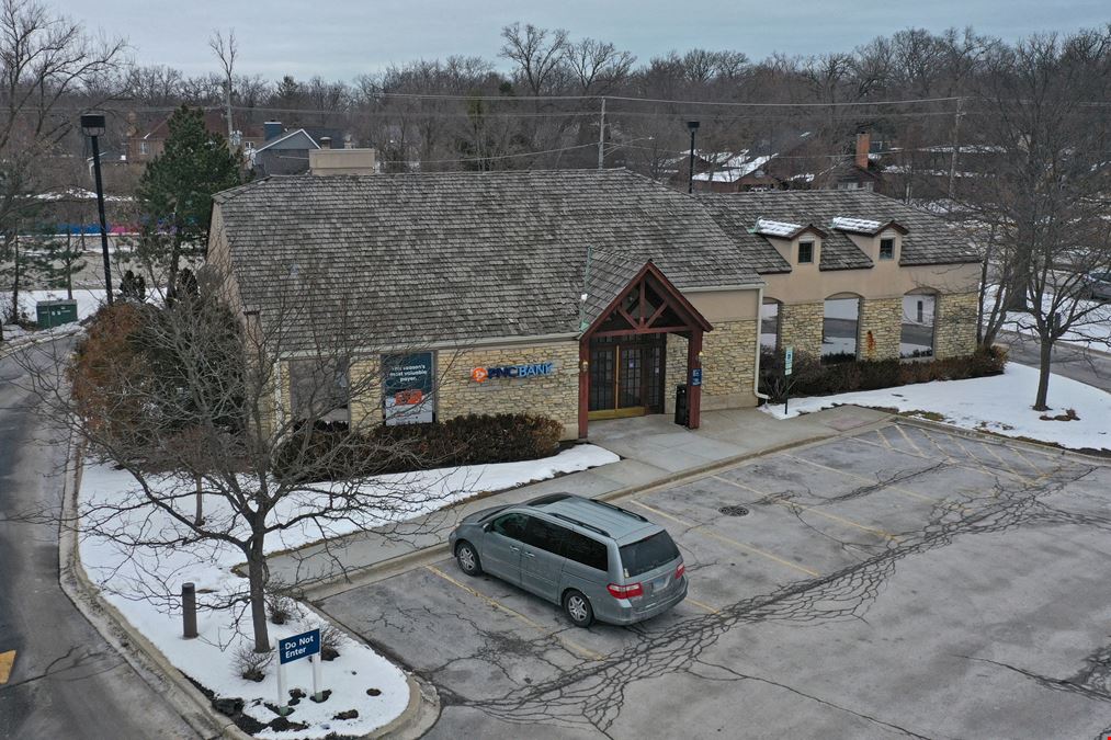 2595 Waukegan Road