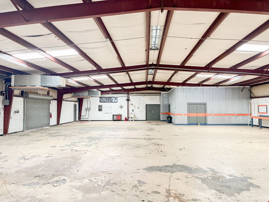 ±7,500 SF Climate-Controlled Office/Warehouse on S Choctaw Dr