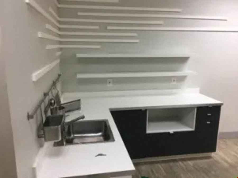 6532 SF Suite 140 Professional and Medical Office Space