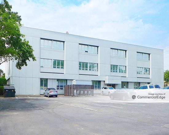 Preview of Office space for Rent at 333 Jericho Turnpike