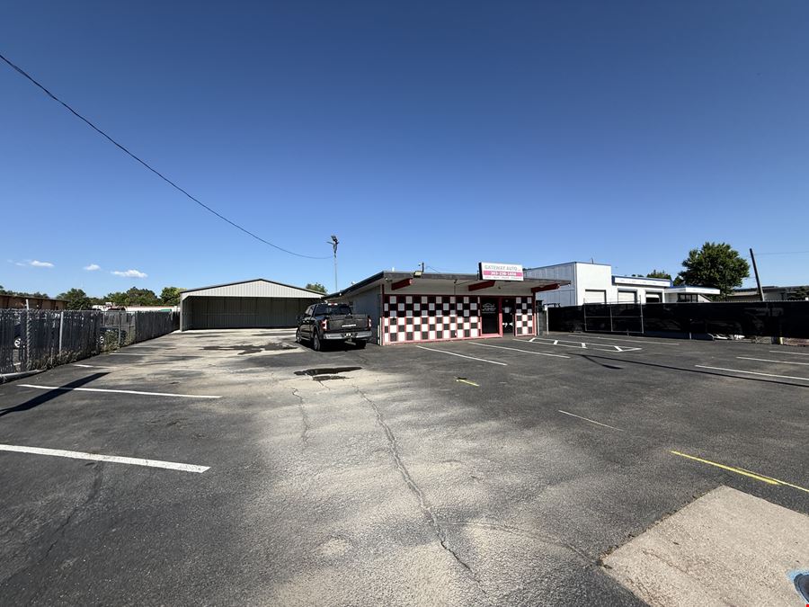 385 Sheridan Blvd