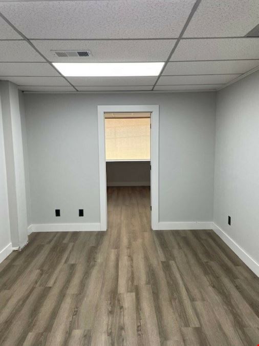 Midtown Office Space For Lease - 1,325 SF Full Service - 117 E Georgia St @ N Monroe St