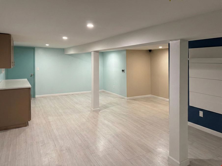 1,300 SF | 1143 Fulton Street | Retail Space with Glass Frontage & Basement for Lease