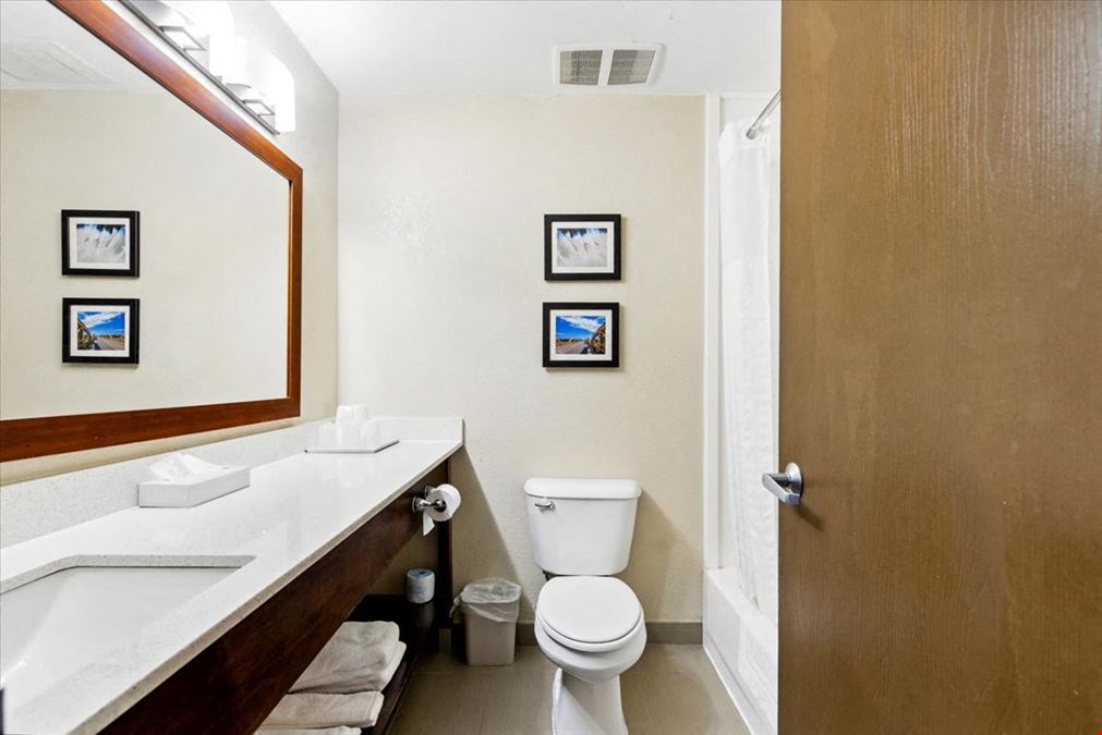 Comfort Inn Woodland Hills