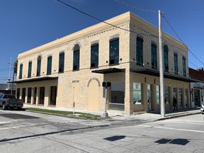 Beautifully Restored West Tampa Office / Retail