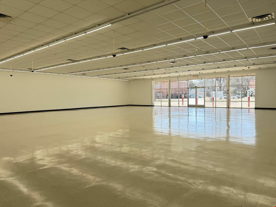 Flex/Office/Warehouse For Lease or Sale Triana Blvd.