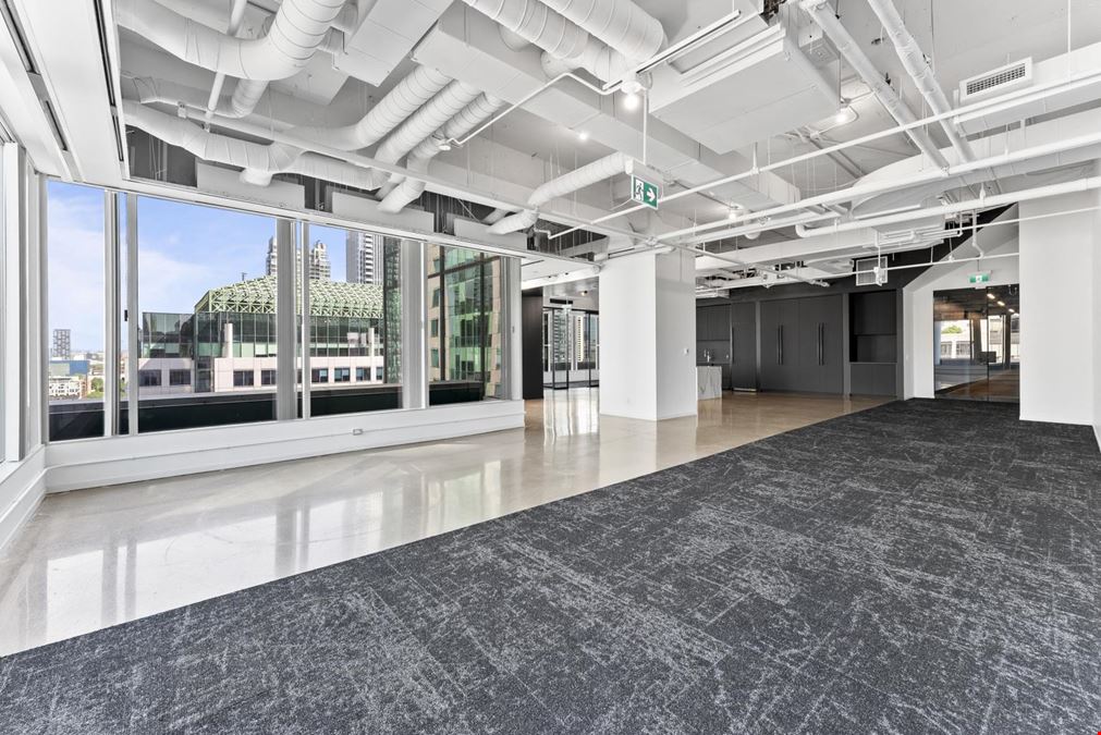 200 Wellington Street West