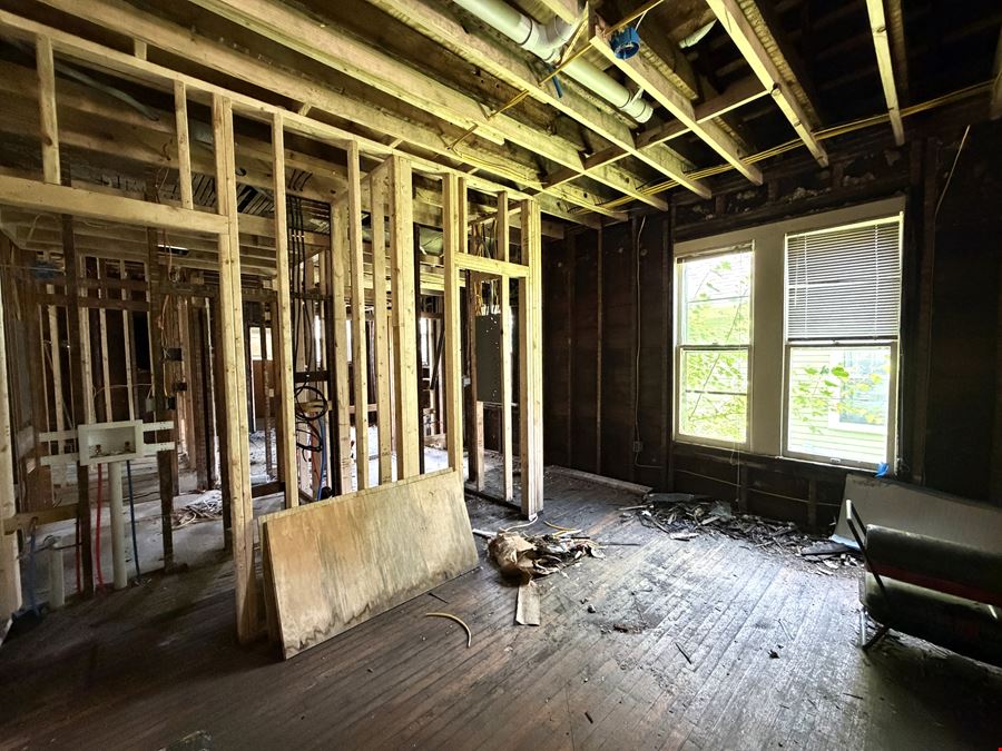 CONTRACTOR SPECIAL APARTMENT REDEVELOPMENT