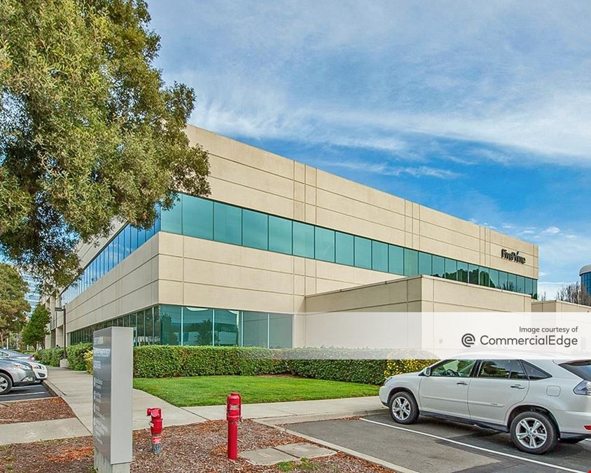 Gateway Crossing - 2 Corporate Drive