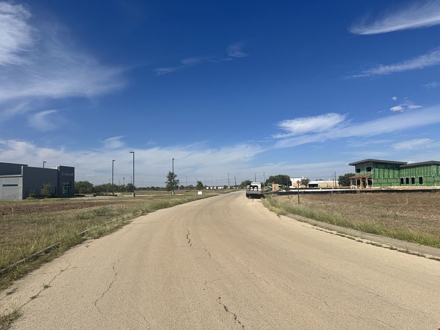 4294 Treanor Drive - 6.185 ACRES