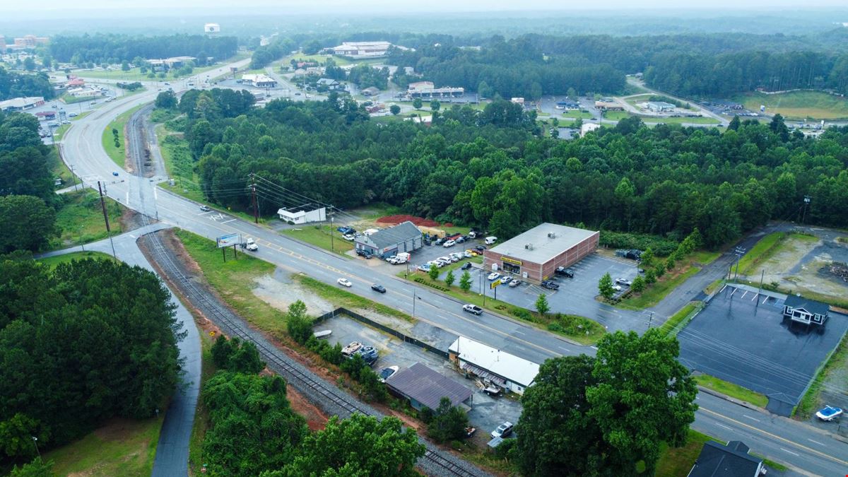 Mixed Use Seneca Property- Near HWY 123