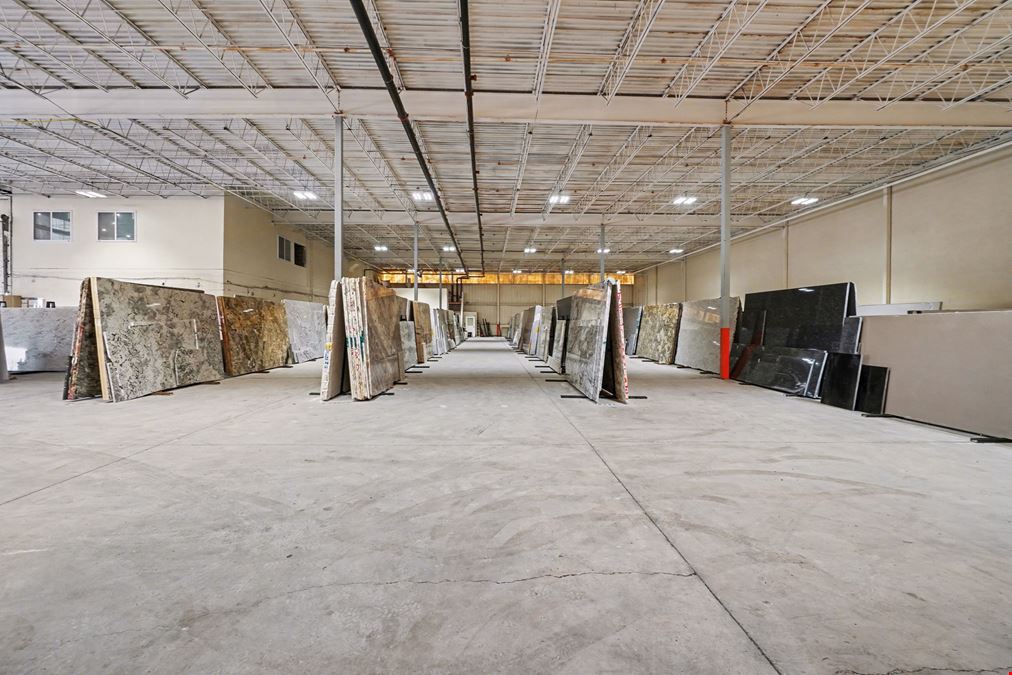 Warehouse/Showroom Purchase Opportunity in Harrisburg PA