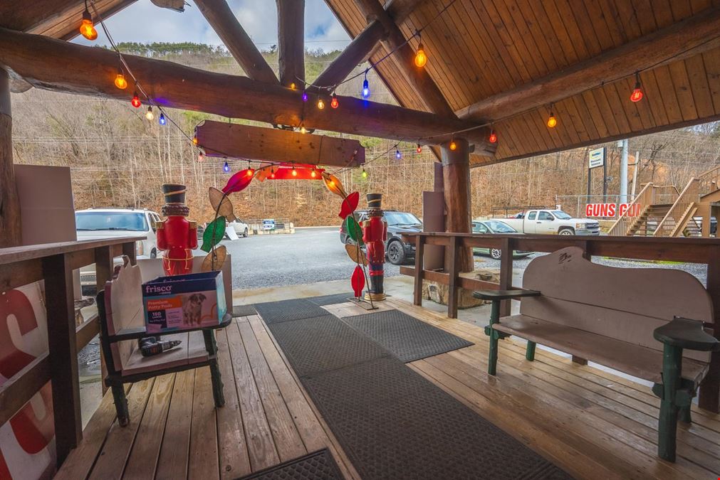 Barnett's Guns & Indoor Range