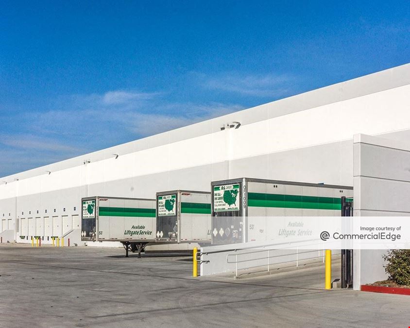 Live Oak Distribution Center