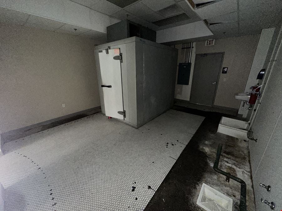 318 Park Central E - Suite 105