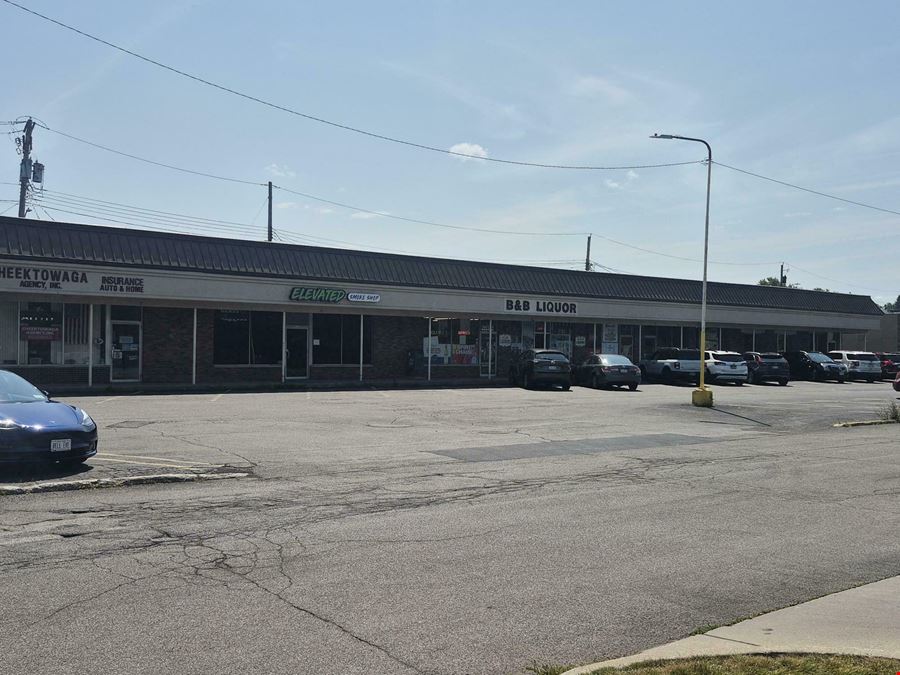 7 Kelly Dr. - 1,200± SF Retail / Office Space Available in Established Neighborhood Plaza